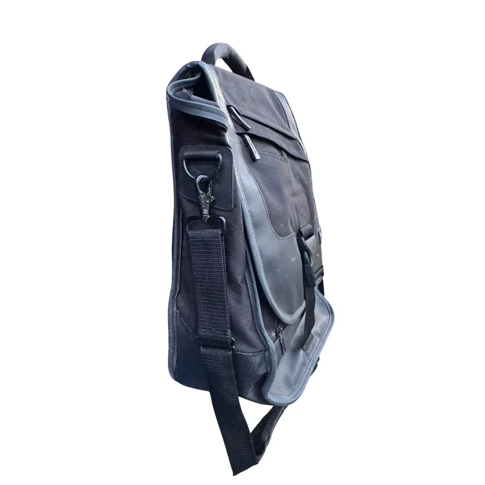 Kensington Saddlebag Laptop Backpack Messenger Bag Black Convertible 2-in-1 Tech